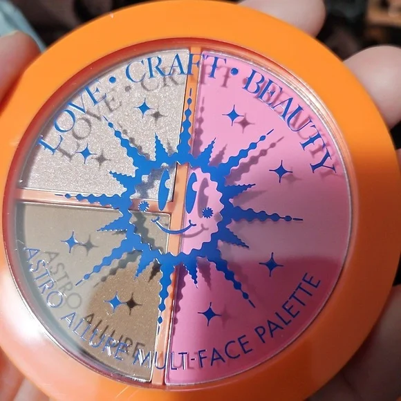 3/$15 SALE 👑 NWT LOVE CRAFT BEAUTY FACE PALETTE - Picture 4 of 5